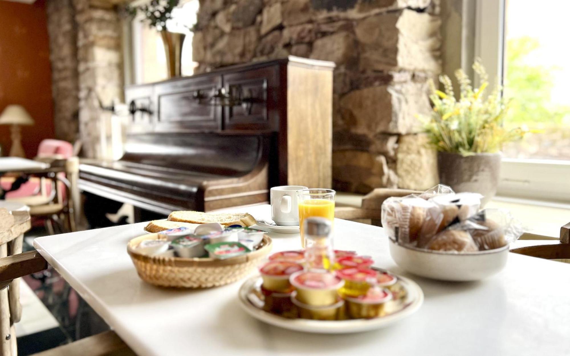 Posada Villa Rosa 레이노사 외부 사진